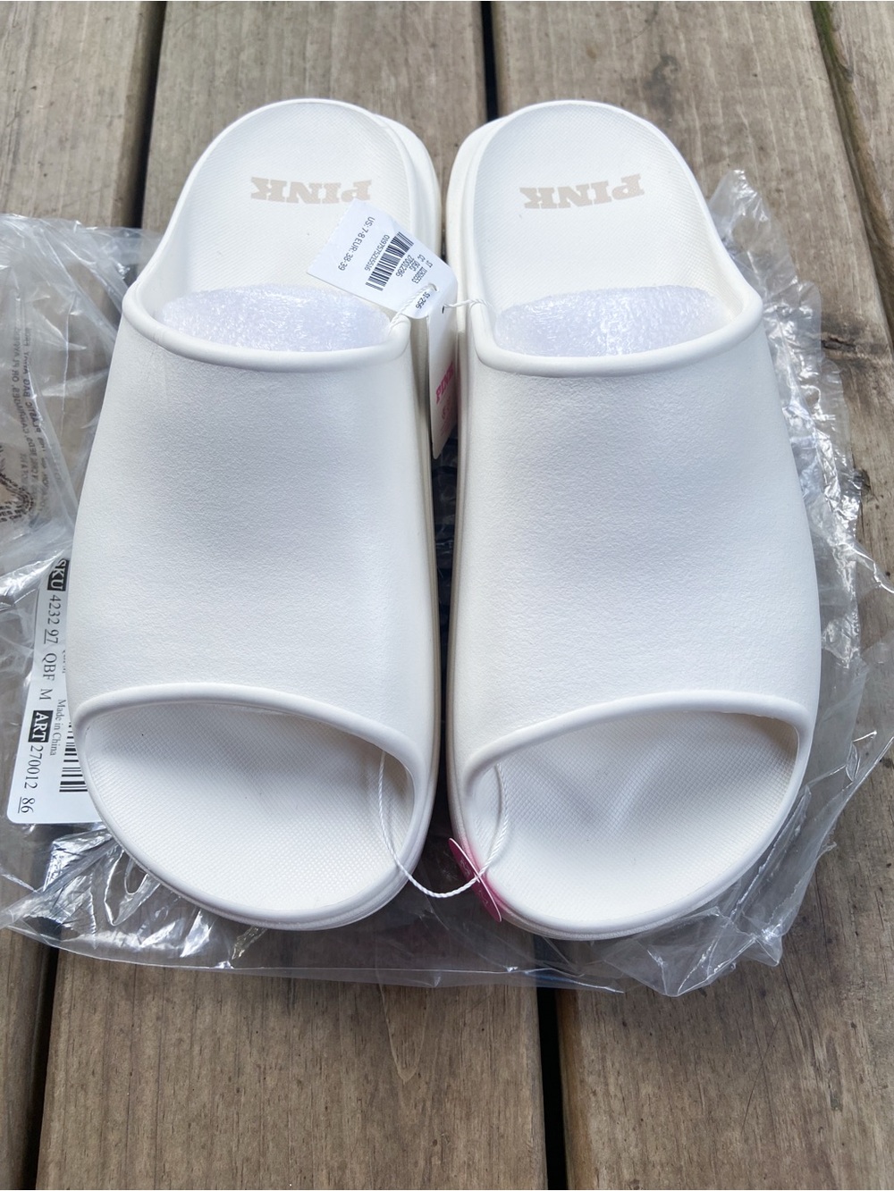 Victoria's Secret PINK White Cloud Slide Sandals NWT Size 7-8 M Vacation Resort